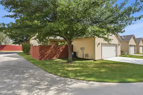 Exterior - 8212 E 74th Ct, Tulsa, OK 74133 photo 3 of 4