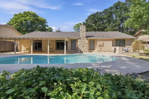 Exterior - 6540 E 89th St, Tulsa, OK 74133 photo 3 of 5