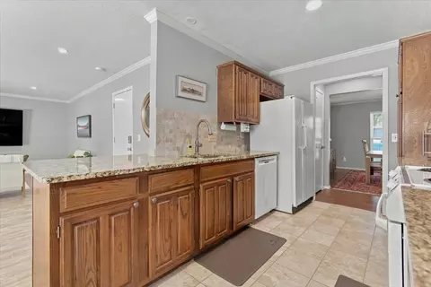 Kitchen - 6540 E 89th St, Tulsa, OK 74133 photo 2 of 2