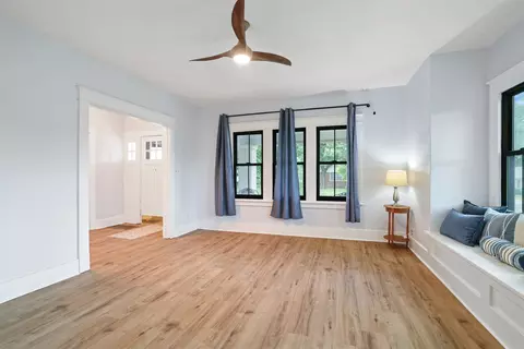 Living - 1301 N 3rd, Durant, OK 74701 photo 4 of 5