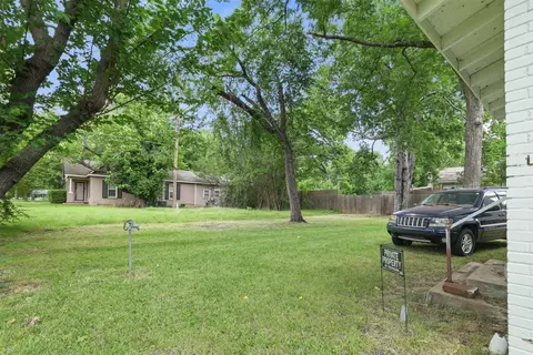 Exterior - 1301 N 3rd, Durant, OK 74701 photo 6 of 6