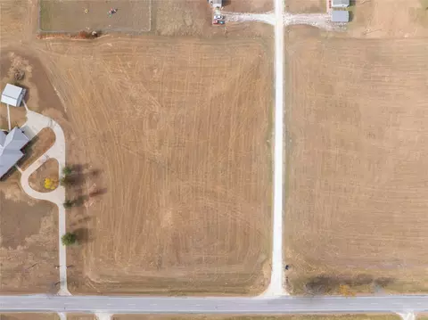 125 Th St E, Webbers Falls, OK 74470 photo 3
