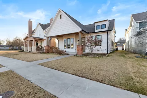 Exterior - 315 E Freeport St, Broken Arrow, OK 74012 photo 2 of 6