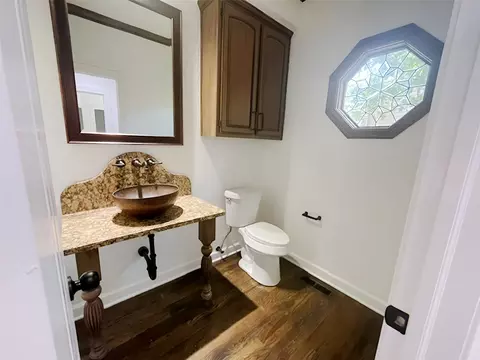 Bath - 3813 E 99th Pl, Tulsa, OK 74137 photo 2 of 5