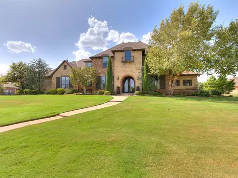 6015 Smoky Hill Trl, Edmond, OK 73034