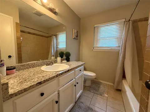 Bath - 10134 E 24th East Pl, Tulsa, OK 74129 photo 1 of 4