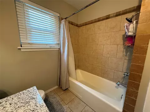 Bath - 10134 E 24th East Pl, Tulsa, OK 74129 photo 3 of 4