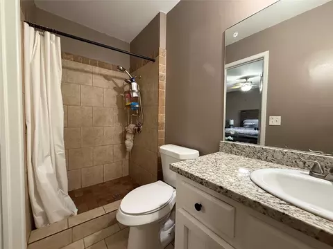 Bath - 10134 E 24th East Pl, Tulsa, OK 74129 photo 4 of 4