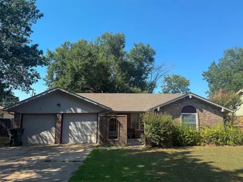 420 Fairfax Dr, Muskogee, OK 74403