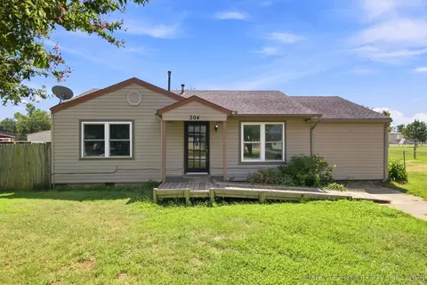 204 E Beaver St, Jenks, OK 74037