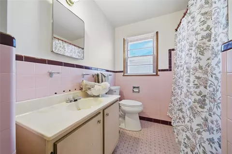 Bath - 5718 E 23rd St, Tulsa, OK 74114 photo 2 of 3