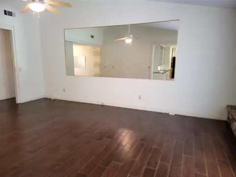 Living - 112 Meadowlark, Eufaula, OK 74432 photo 4 of 4