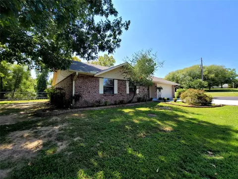 Exterior - 112 Meadowlark, Eufaula, OK 74432 photo 3 of 17