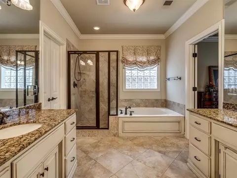 Bath - 9487 E 109th Pl, Tulsa, OK 74133 photo 6 of 11