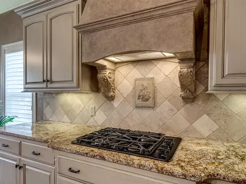 Kitchen - 9487 E 109th Pl, Tulsa, OK 74133 photo 5 of 8