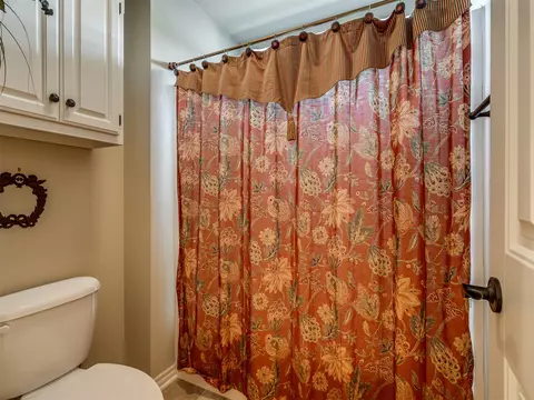 Bath - 9487 E 109th Pl, Tulsa, OK 74133 photo 11 of 11