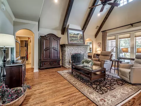 Living - 9487 E 109th Pl, Tulsa, OK 74133 photo 5 of 6