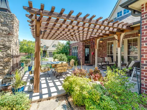 Exterior - 9487 E 109th Pl, Tulsa, OK 74133 photo 5 of 17