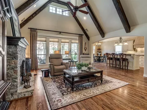 Living - 9487 E 109th Pl, Tulsa, OK 74133 photo 1 of 6