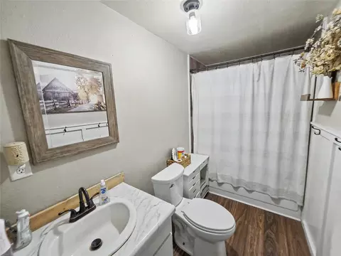 Bath - 23884 E 808 Rd, Welling, OK 74471 photo 2 of 5