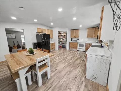 Kitchen - 23884 E 808 Rd, Welling, OK 74471 photo 2 of 10