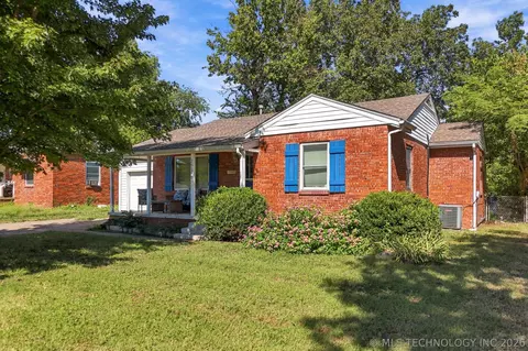 Exterior - 2617 E 2nd St, Tulsa, OK 74104 photo 6 of 8