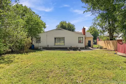 Exterior - 2617 E 2nd St, Tulsa, OK 74104 photo 4 of 8
