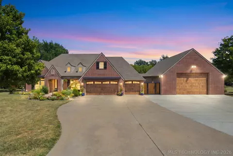 1383 N 28th St, Collinsville, OK 74021