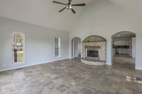 Living - 19923 W 80th St N, Haskell, OK 74436 photo 5 of 6