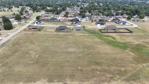 E Wilson Avenue, Cushing, OK 74023 photo 3