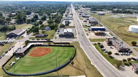 E Wilson Avenue, Cushing, OK 74023 photo 14
