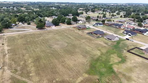 E Wilson Avenue, Cushing, OK 74023 photo 2