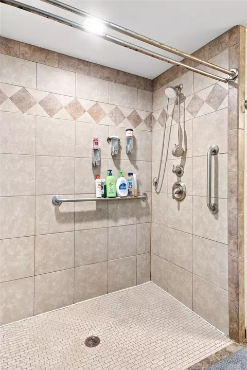 Bath - 21751 E 190th St S, Haskell, OK 74436 photo 3 of 5