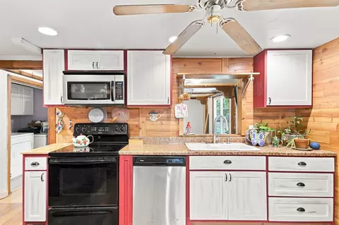 Kitchen - 21751 E 190th St S, Haskell, OK 74436 photo 5 of 11