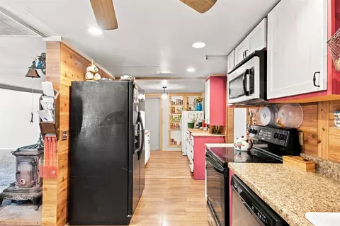 Kitchen - 21751 E 190th St S, Haskell, OK 74436 photo 8 of 11