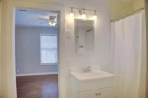 Bath - 4615 4th Pl, Tulsa, OK 74112 photo 1 of 2