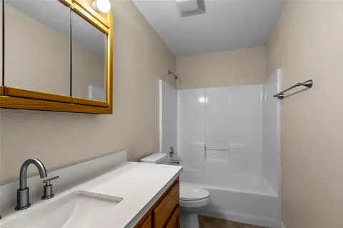 Bath - 108285 Gar Pl, Checotah, OK 74426 photo 1 of 4