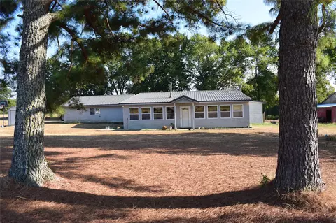 67451 E County Road 175 Rd, Wyandotte, OK 74370