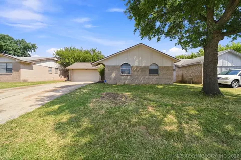 Exterior - 9021 E 56th St, Tulsa, OK 74145 photo 2 of 7