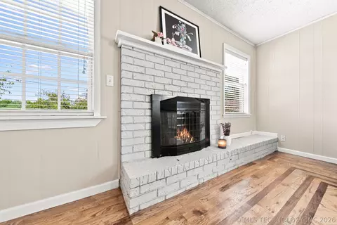 Living - 9021 E 56th St, Tulsa, OK 74145 photo 3 of 5