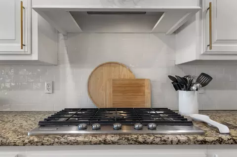 Kitchen - 1612 E Phoenix St, Broken Arrow, OK 74011 photo 4 of 6