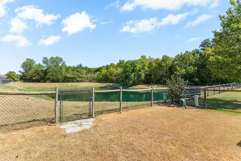 Exterior - 1612 E Phoenix St, Broken Arrow, OK 74011 photo 2 of 4