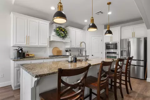 Kitchen - 1612 E Phoenix St, Broken Arrow, OK 74011 photo 5 of 6