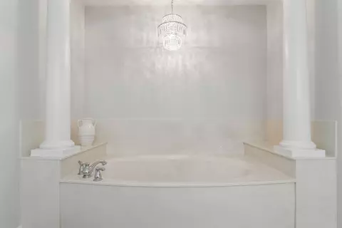 Bath - 1612 E Phoenix St, Broken Arrow, OK 74011 photo 3 of 5