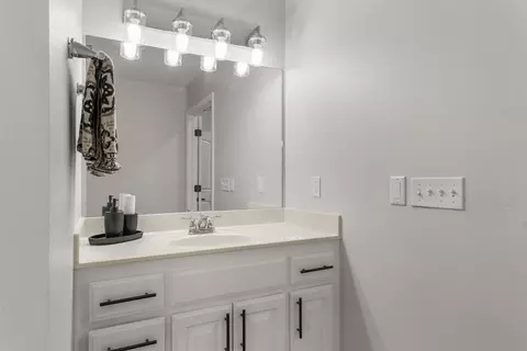 Bath - 1612 E Phoenix St, Broken Arrow, OK 74011 photo 1 of 5