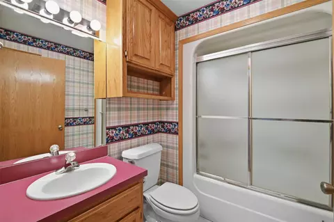 Bath - 210 S 8th, Davis, OK 73030 photo 5 of 5