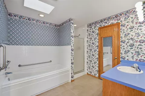 Bath - 210 S 8th, Davis, OK 73030 photo 1 of 5