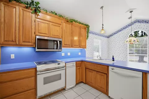 Kitchen - 210 S 8th, Davis, OK 73030 photo 2 of 3