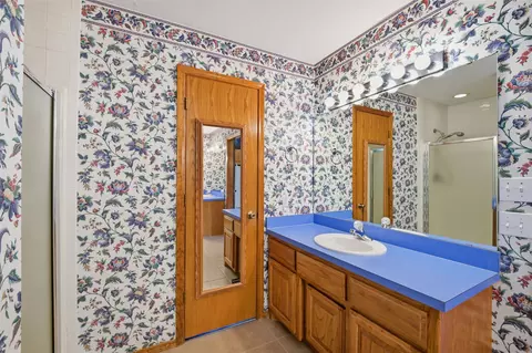 Bath - 210 S 8th, Davis, OK 73030 photo 4 of 5
