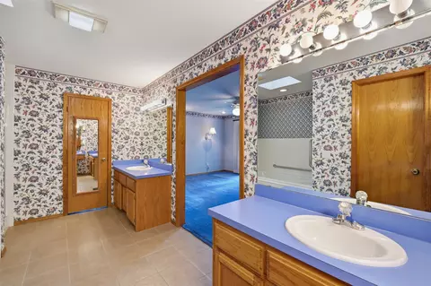 Bath - 210 S 8th, Davis, OK 73030 photo 3 of 5
